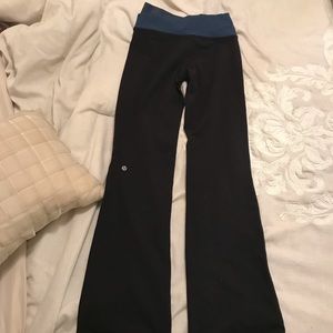 Lululemon yoga pants size 4